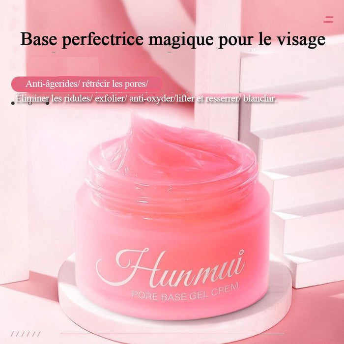 Crème magique appliquée avant le maquillage