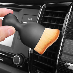 Outil de nettoyage pour intérieur de voiture