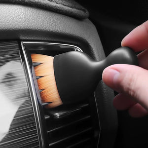 Outil de nettoyage pour intérieur de voiture